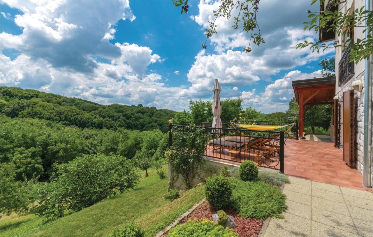 Beautiful Home In Sv,Martin Na Muri With Jacuzzi スヴェティ・マルティン・ナ・ムリ エクステリア 写真